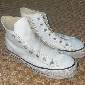 White leather platform converse (shoe laces needed)